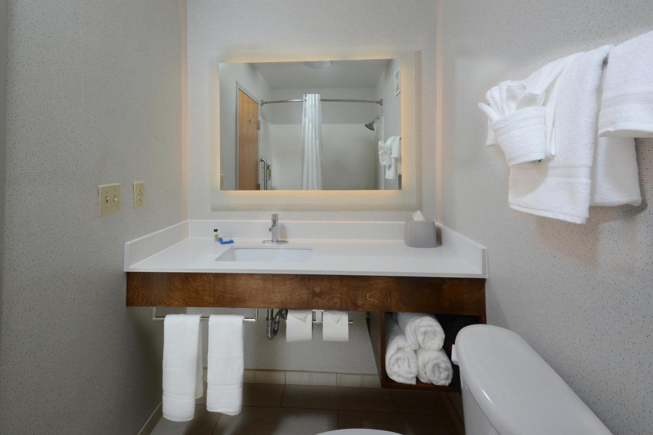 Holiday Inn Express Danville By Ihg Kültér fotó