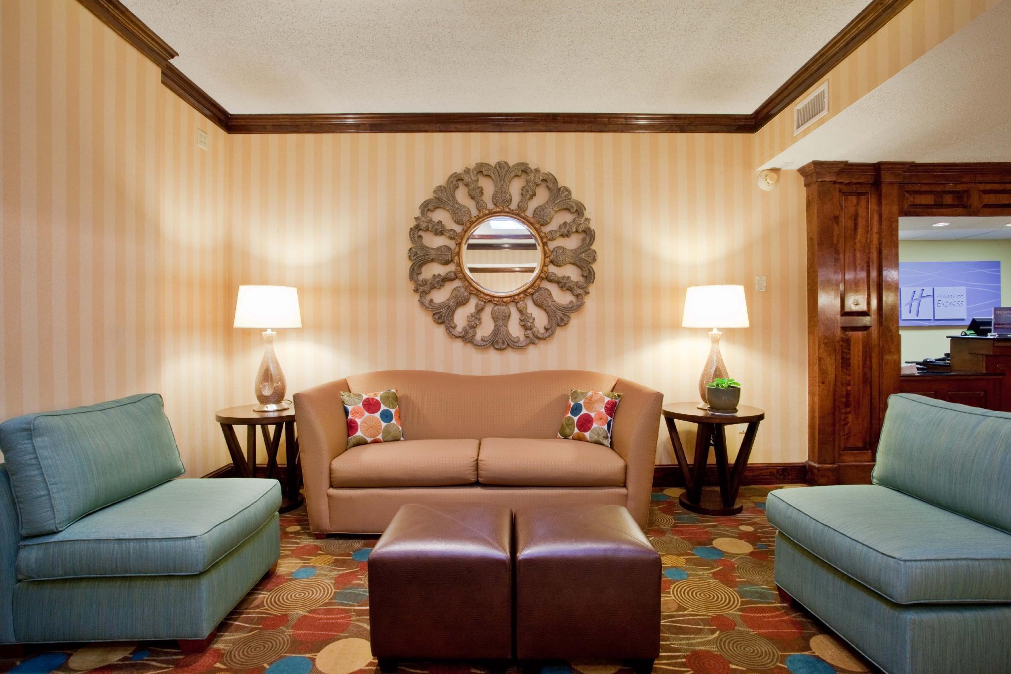 Holiday Inn Express Danville By Ihg Kültér fotó