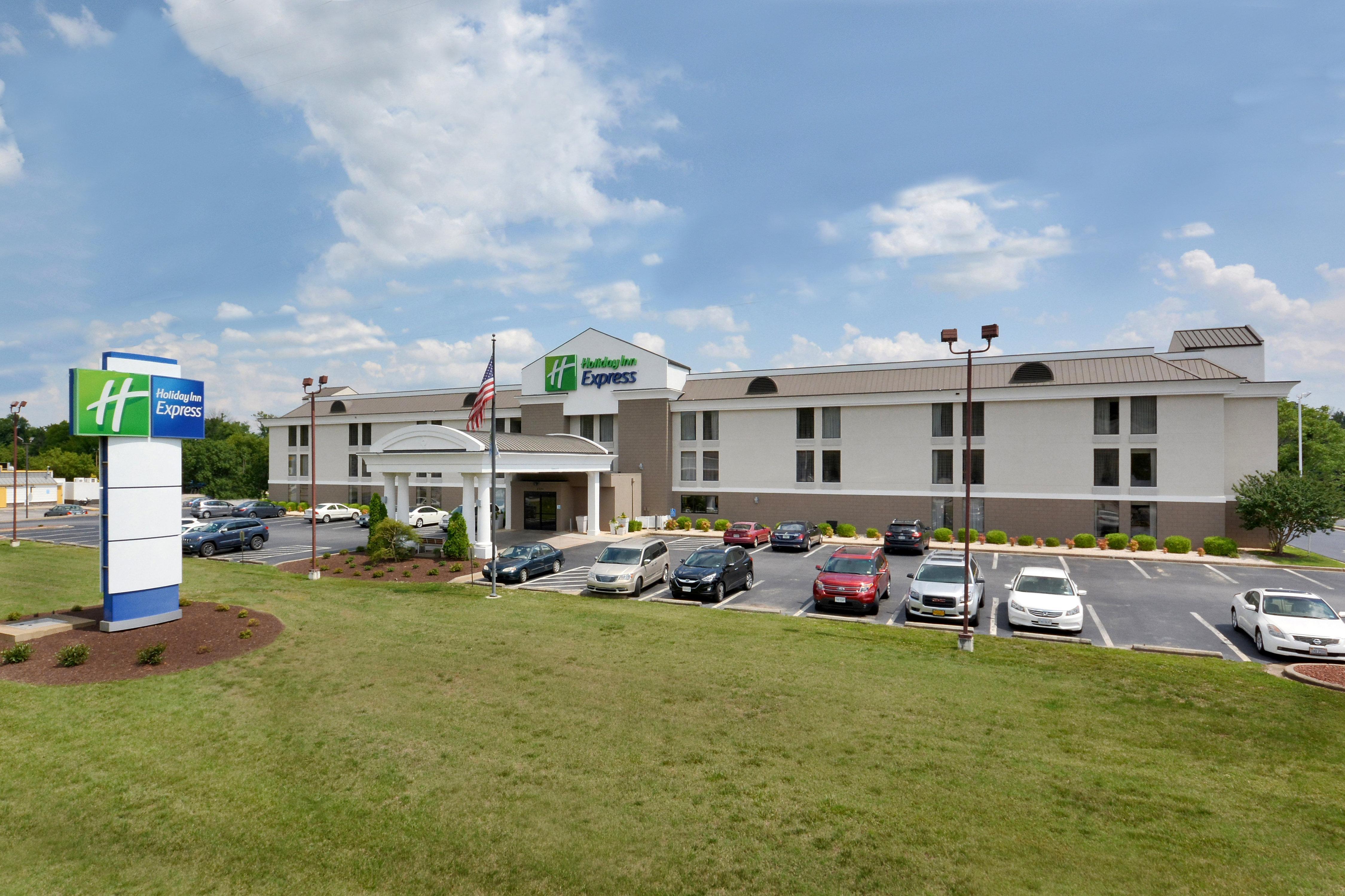 Holiday Inn Express Danville By Ihg Kültér fotó