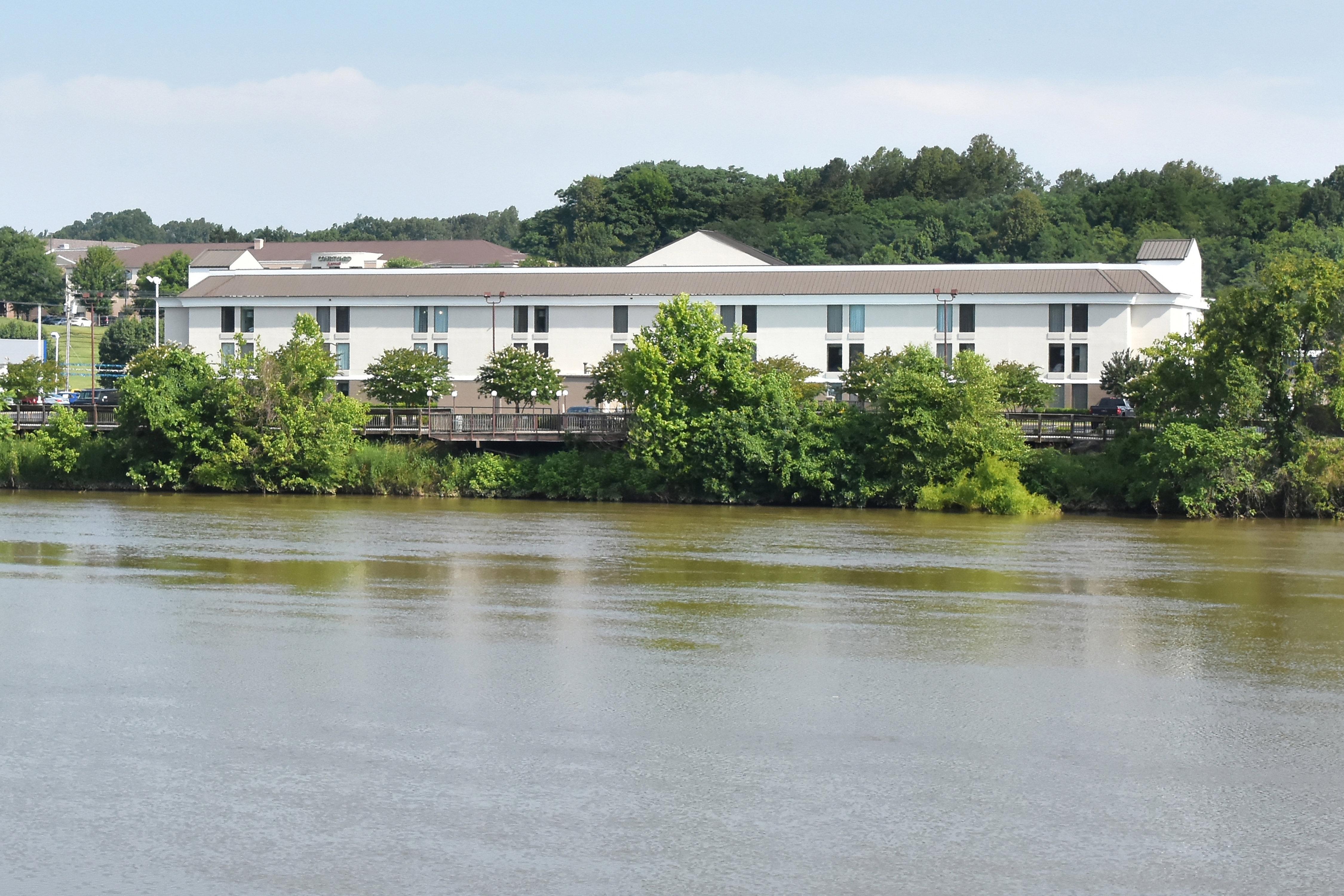 Holiday Inn Express Danville By Ihg Kültér fotó
